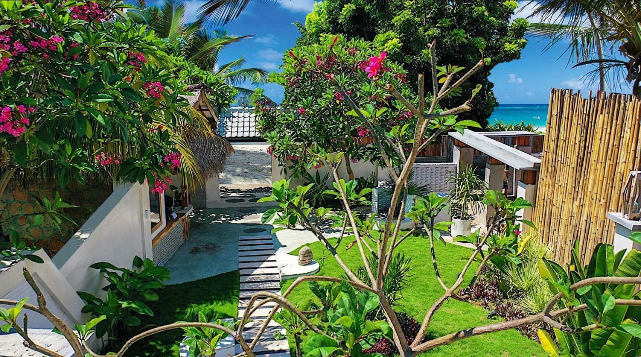 غيلي تراوانغان The White Key Luxury Villas المظهر الخارجي الصورة